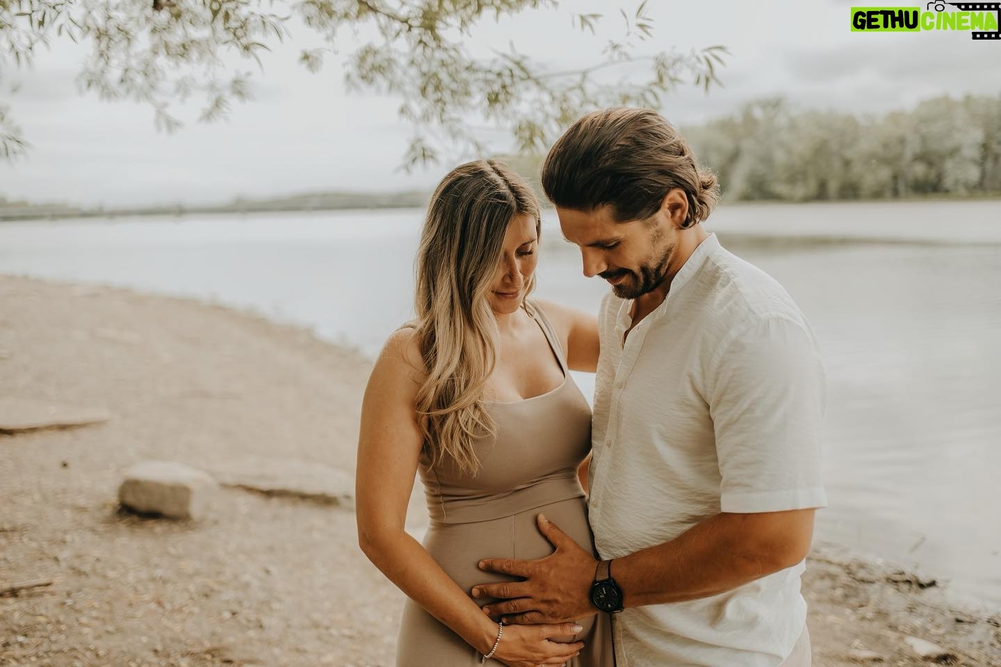 Louis-Philippe Lacroix - 4.8K Likes - Bonne fête des mères à la meilleure mère que j’aurais jamais pu demander pour mon enfant! Je t’aime et t’es parfaite! Samie et moi sommes chanceux de t’avoir ❤️🤰🏽🥹🙏🏻
Ps: Bonne fête des mères à ma mom zaza aussi haha ❤️❤️
#mom #mothersday #love