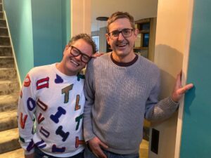 Louis Theroux Instagram - Right before Christmas I did a podcast whete I was interviewed by the brilliant Alan Carr. Look it up, listen to it… And meanwhile here is a nice photo we took together.