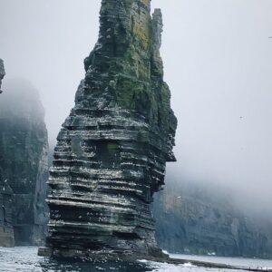 Louisa Erlich Instagram - Of course I have to make a separate post solely highlighting the Aran Islands and The Cliffs of Moher. This was by far my favorite part of the trip. We visited the smallest island, Inis Oírr, with a population of about 350 people. Led by our amazing tour guide Trevor and his beloved horse Abby.

We finished the day going back to Galway via a scenic drive of Ireland’s emerald green country side, and then went back at our hotel to listen to gorgeous live classical music 🎵