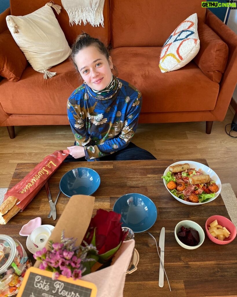 Actress Louise Malek HD Instagram Photos And Wallpapers July 2023 actress-louise-malek-hd-instagram-photos-and-wallpapers-july-2023