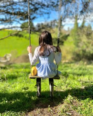 Louise Monot Instagram - La chasse aux œufs!🐣💛