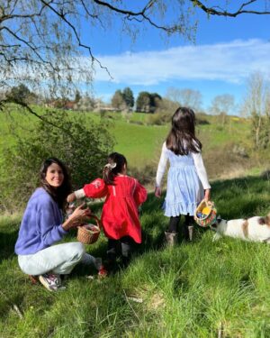 Louise Monot Instagram - La chasse aux œufs!🐣💛