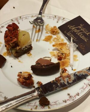 Louise Monot Instagram - Last night ✨
Joyeux anniversaire mon amour ❤️ @samir_boitard