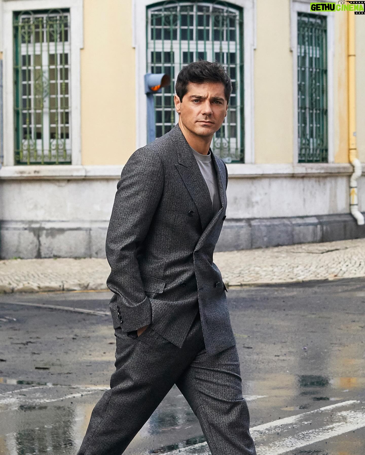 Lourenço Ortigão - 15.8K Likes - Greetings from Lisboa with Emporio Armani enjoyin ‘ by coolest friends @josemata.oficial @martiinha.ferreira @__joanaribeiro__ 🤘👊🔥
@emporioarmani #EmporioArmani #PUB