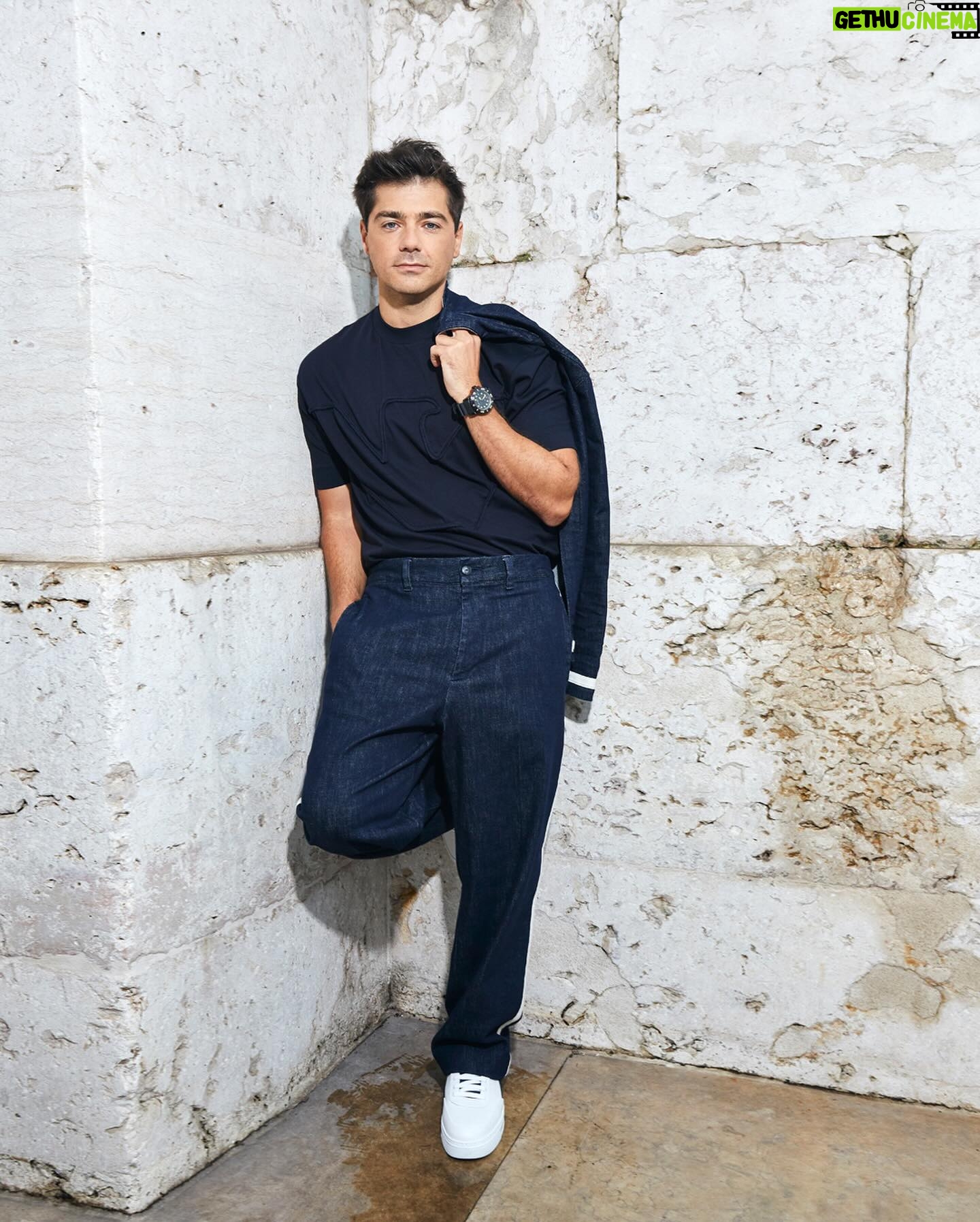 Lourenço Ortigão - 15.8K Likes - Greetings from Lisboa with Emporio Armani enjoyin ‘ by coolest friends @josemata.oficial @martiinha.ferreira @__joanaribeiro__ 🤘👊🔥
@emporioarmani #EmporioArmani #PUB