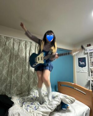 Lovely Summer-chan Instagram - ギター買いました！青だーーーーいすき！！！！盛り上がってます！！！！！！！！💙