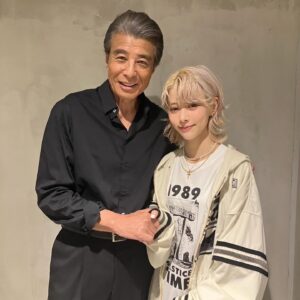 Lozareena Instagram - 『帰ってきた あぶない刑事』公開記念
「#あぶない刑事」
スペシャルフィルムコンサート

サプライズ沢山の
楽しい現場でした✨️
ありがとうございました😊

温かい大先輩方と
カチコチなロザリーナです💁‍♀️

 #舘ひろし さん
 #仲村トオル さん
 #歌心りえ さん
 #映画 
 #あぶない刑事 
 #挿入歌
 #noplan