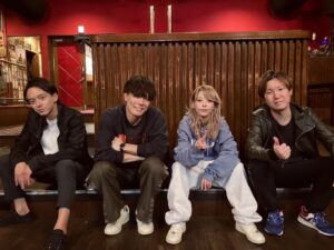 Lozareena Instagram - 昨日は｢ロザパーリーナイトvol.2｣大阪でした〜

大阪でのライブはコロナで中止になっちゃたぶりだったから、どんな感じになるかわからなくてちょっと不安な部分もあったんだけど、3年ぶりに出迎えてくれたその場所はとても暖かい所でした( ˶ㆆ ㆆ˶)

みんなの声が聴けるのはやっぱり最高だね🤭

来てくれたみなさま
楽しいナイトをどうもありがとう

ロザリーナ、とてもとても、幸せなきもち☺️