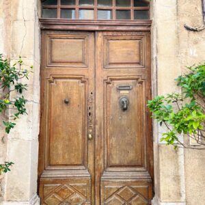 Lu Parker Instagram - “Don’t stare at the closed door too long…you’ll miss the window opening” 

I love this quote & it’s so relevant while in France seeing many beautiful unique doors & windows in these small towns. I often wonder who lives behind the door and what they dream of when they look out their windows. 

What do you dream of? 💕

#provence #travel #windows #kitty #doors #france #explore #joy #universe #history #womenwhotravel #getaway #dream #love #life