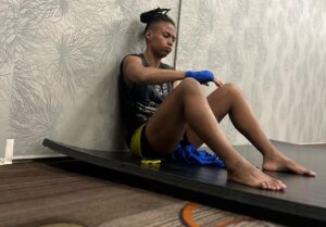 Luana Carolina Instagram - Que semana meus amigos, tive que fazer muitas escolhas no ano passado, escolhas difíceis, mas garças a Deus acredito que estou no caminho certo. Nessa luta já consegui colocar em prática mais o meu trabalho como atleta, executando os ensinamentos do meus professores, e mostrando ao mundo que a Luana Dread ainda não chegou no seu potencial máximo. Ainda não sou a lutadora que eu quero ser, mas vocês podem ter certeza que irei treinar muito para isso.
E muito obrigada a todos que de alguma forma colaboraram para que eu chegasse até esse momento.
🙅🏾‍♀️😁🤖🫰🏾

What a week my friends, I had to make a lot of choices last year, difficult choices, but thank God I believe I'm on the right path. In this fight I have already managed to put my work as an athlete into practice, implementing the teachings of my teachers, and showing the world that Luana Dread has not yet reached her maximum potential. I'm still not the fighter I want to be, but you can be sure that we will train hard for that.
And thank you very much to everyone who in some way helped me get to this moment.

#teamludread #ufc #ufcvegas #wmma
