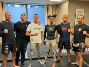 Luana Carolina Instagram - Let’s Bora, meu time é pesado.
🙅🏾‍♀️😁🚀
#ufc #ufclondon #ufcbrasil #teamludread #dreads #wakandaforever