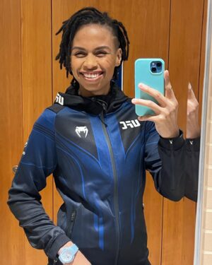Luana Carolina Instagram - #smarf 💙 🦋
Quando você descobre sem querer que tem uma cor favorita. Raraar
.
.
#azul #blue #ufc #luta #fight #fighter #wakanda #dreadstyles #dreadslove #wmma #mma