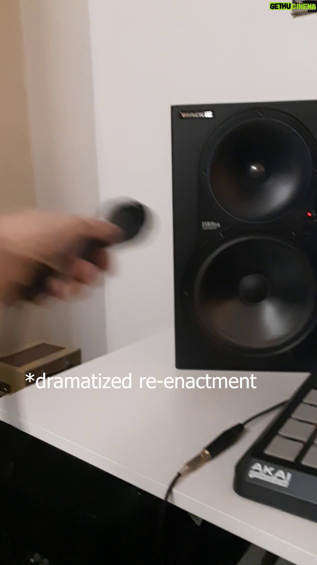 Lubalin - 28.1K Likes - dramatized re-enactment of how i made the last song on my EP 🤖
#musicproduction #producerlife #productiontips #artisticprocess #howitsmade #behindthescenes #montreal #montrealmusic #sounddesign #audiorecording #lubalin