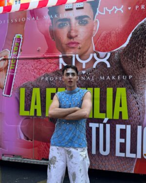 Luc Loren Instagram - A pesar del drama de hoy, los sueños siguen haciéndose realidad✨✨✨ todxs a disfrutar del orgullo, hoy toca reivindicar nuestra existencia🌈