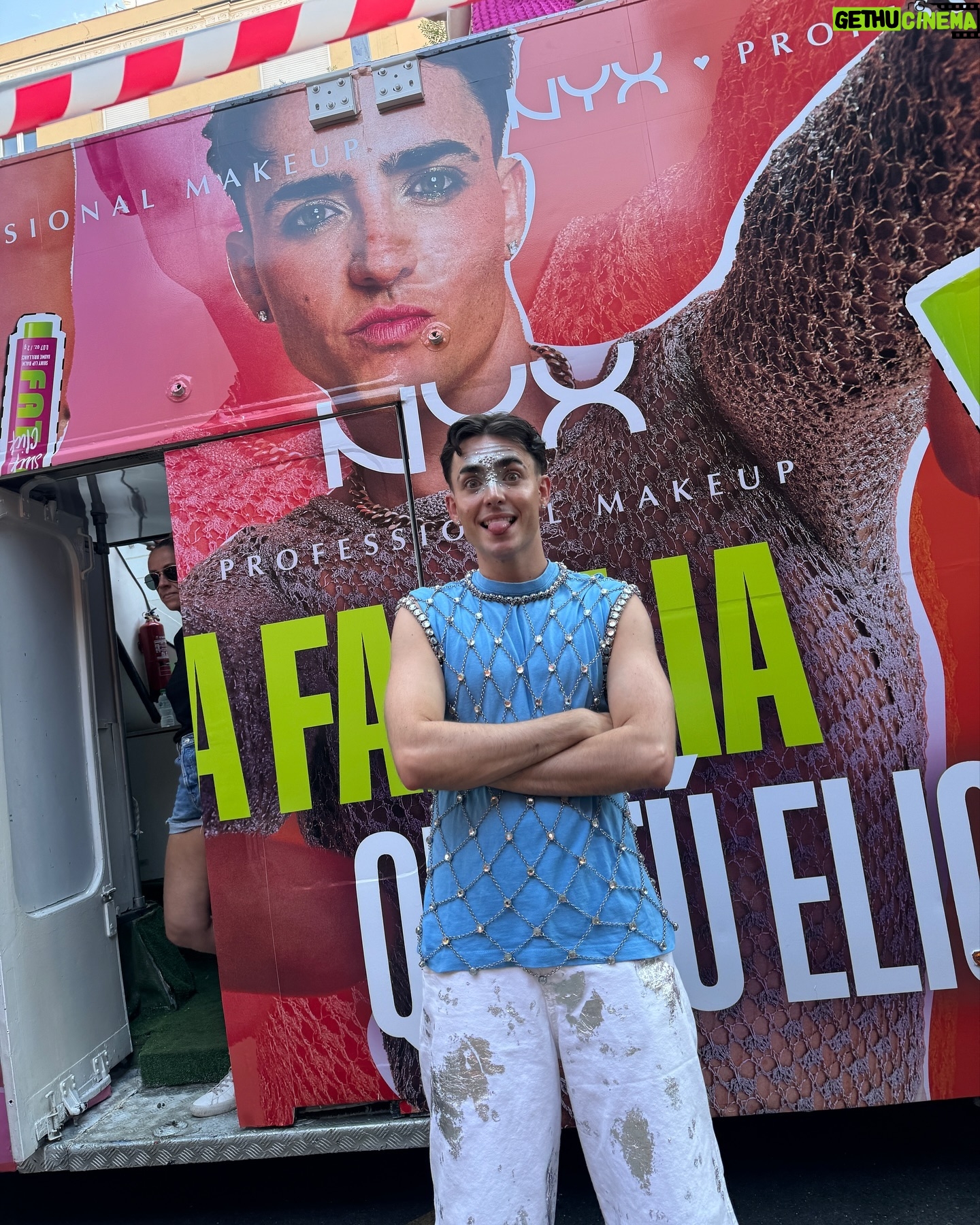 Luc Loren - 12K Likes - A pesar del drama de hoy, los sueños siguen haciéndose realidad✨✨✨ todxs a disfrutar del orgullo, hoy toca reivindicar nuestra existencia🌈