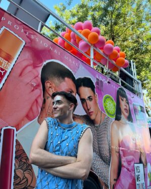 Luc Loren Instagram - A pesar del drama de hoy, los sueños siguen haciéndose realidad✨✨✨ todxs a disfrutar del orgullo, hoy toca reivindicar nuestra existencia🌈