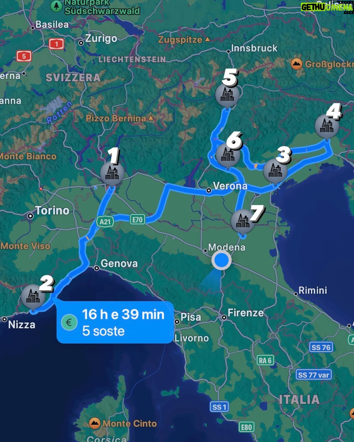 Luca Ravenna - 18.9K Likes - 6 repliche in 7 giorni, in 6 città.
Sanremo Mestre Udine Bolzano Schio Ferrara
1. Parco a Bolzano
2. @aristonsanremo
3. attivista che blocca l’autostrada
4. l’itinerario
5. @teatrocomunaleferrara pubblico stupendo
6. Ich habe so getan, als würde ich Deutsch sprechen, um für das Bozen-Date zu werben
7. spettacolare teatro di Udine
8. Siepe a forma di cappello degli alpini
9. divano appena comprato
10. di nuovo Ferrara che al momento è la mia città preferita
Grazie davvero a tutte le persone che sono venute a vedere RedSox. Grazie ai ragazzi e alle ragazze che hanno aperto.
Prossima tappa Torino @teatrocolosseo 2 x Sold Out
🤍❤️💙