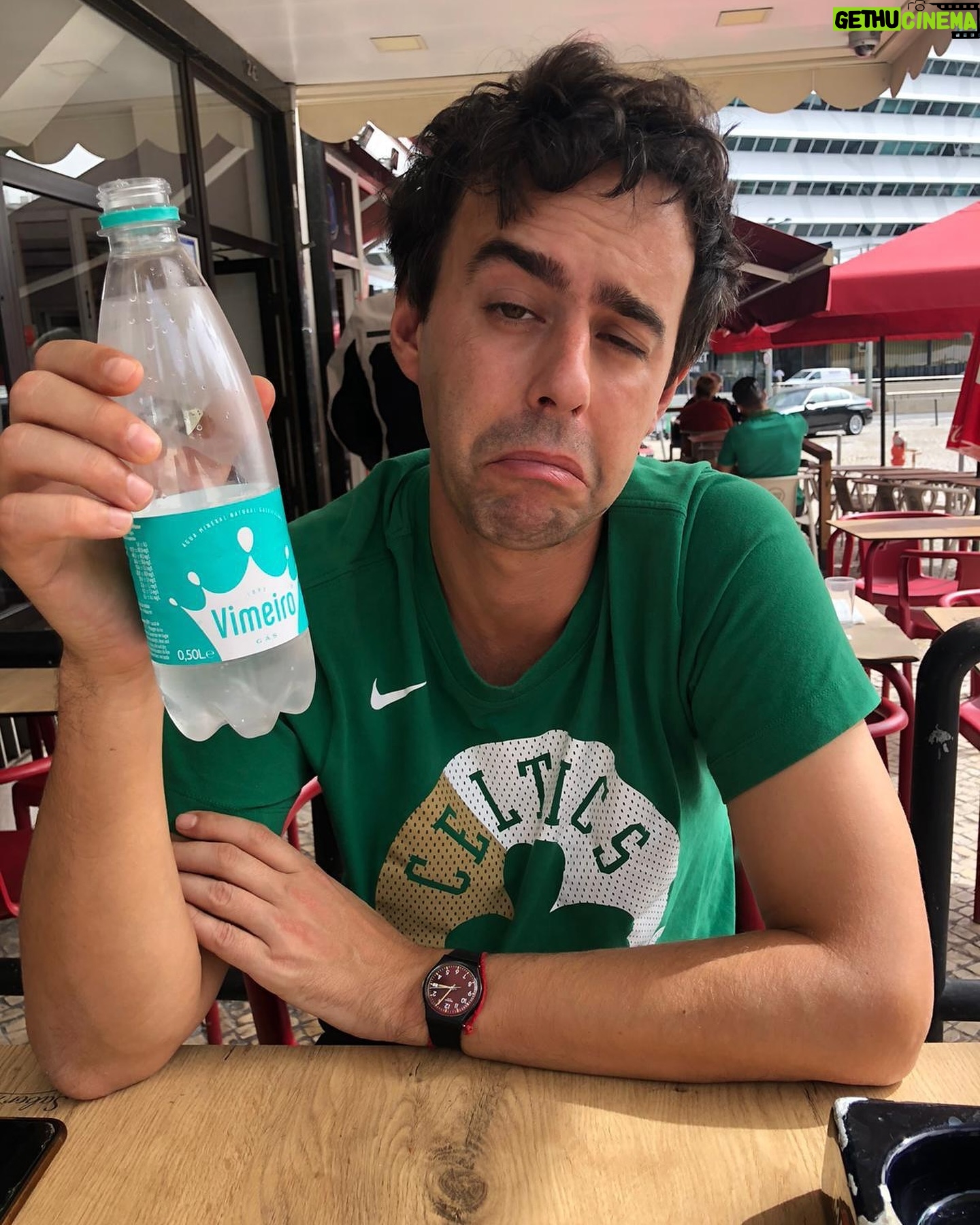Luca Ravenna - 9.8K Likes - Biglietti fuori per Red Sox Europa, li trovate nelle storie ed in bio 🇪🇺🤍❤️💙
Ricomincia la ricerca dell’acqua frizzante migliore.
Quale batterà l’acqua portoghese?
L’ultima foto, non era acqua
🤍❤️💙 🧦
@piper_lizia
@tijevents
@goigest
@wowmgmt