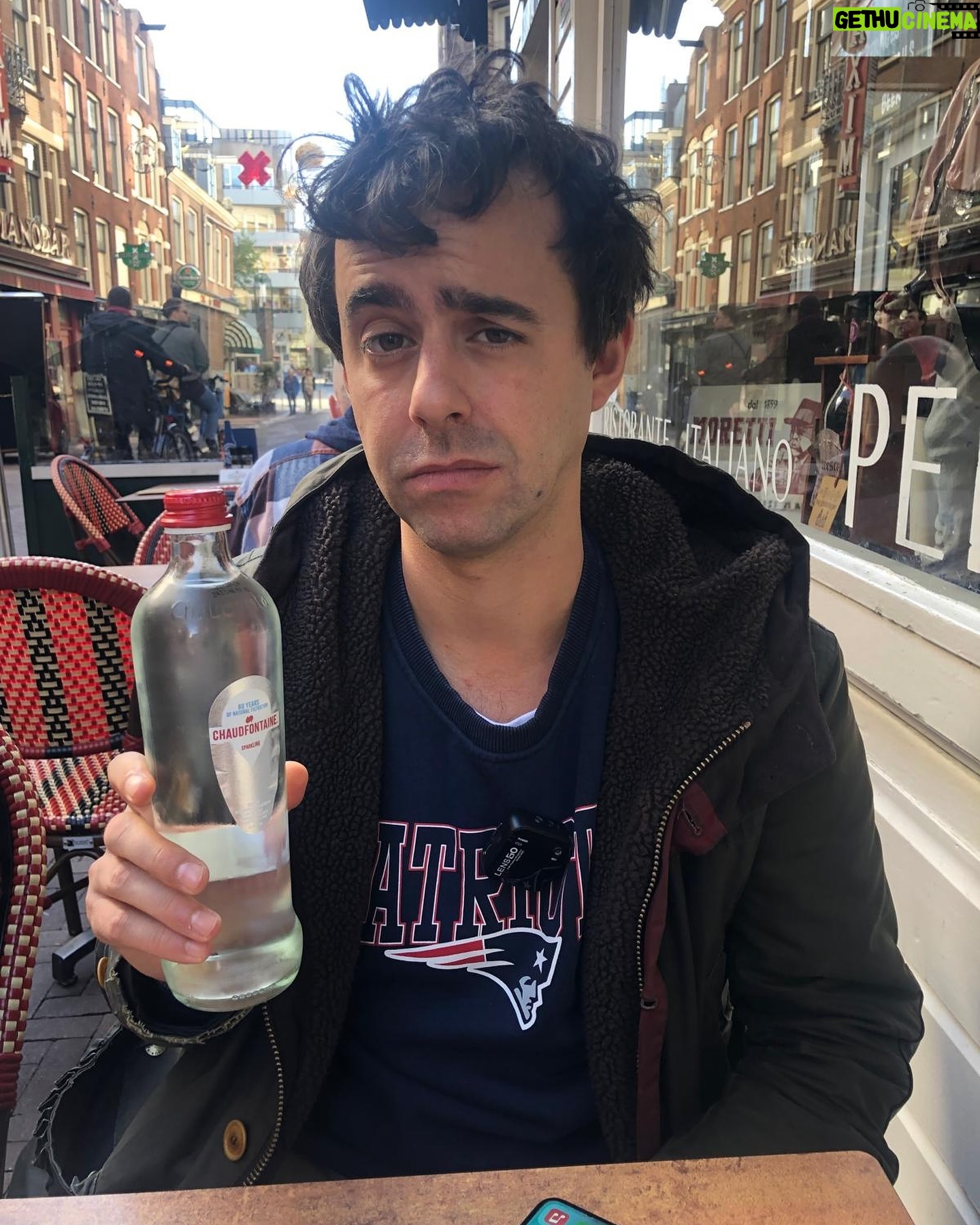 Luca Ravenna - 9.8K Likes - Biglietti fuori per Red Sox Europa, li trovate nelle storie ed in bio 🇪🇺🤍❤️💙
Ricomincia la ricerca dell’acqua frizzante migliore.
Quale batterà l’acqua portoghese?
L’ultima foto, non era acqua
🤍❤️💙 🧦
@piper_lizia
@tijevents
@goigest
@wowmgmt