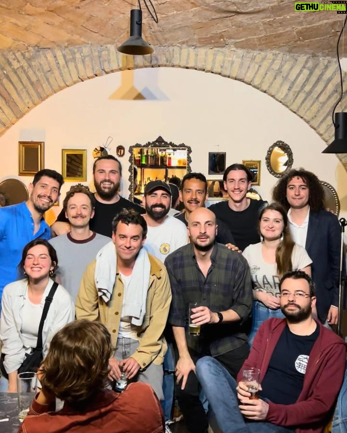 Luca Ravenna - 18.1K Likes - I capisaldi:
L’aperitivo
Gli Strokes
La bella Roma
Foto 1-4 della queen @chiaramirelli
Foto 2-5-6-7 mie devo dire, molto normali 🍦 🌅
Foto 3 (autore ignoto) @loreup_comedy Big Open Mic in Town che ieri hanno ospitato anche me @sandanieletinti e @grandiraponi 🎤 💅