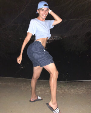 Lucas Cruikshank Instagram - “lookz don’t matter” -ugly ppl