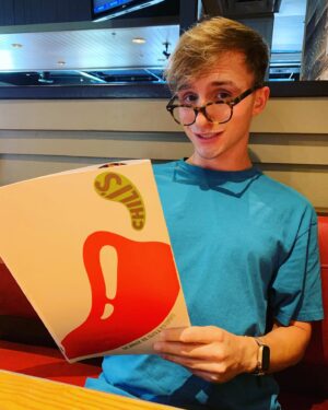 Lucas Cruikshank Instagram - ain’t even my bday but still dinin’ at chilis