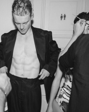 Lucas Lynggaard Tønnesen Instagram - One of the most creative souls and dear friend @soerenleschmidt - thank you for letting me be part of your universe & the finale show in #cphfw xx 🖤