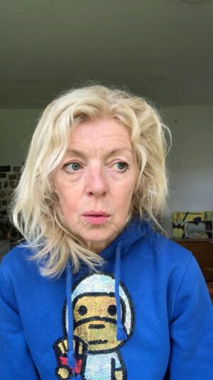 Luce Mouchel Instagram - So Lulu, épisode no 24.
Aujourd’hui, Lulu vous parle de la vie qui résiste 🌷