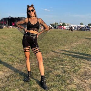 Lucia Krajčovič Instagram - Decibely 🙉🙈🙊 #lovestreamfestival #music #festival #