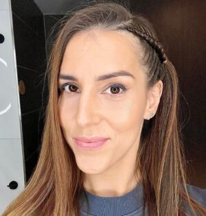 Lucia Krajčovič Instagram - Ďakujem mojej dlhoročnej múze za styling a kopu ženskej energie @viktoreniak. Aj keď náš večer nevyšiel  podľa predstáv, plánov a snov, stále si pre mňa najsilnejší chlap v tomto vesmíre @vlastocepo 💙
