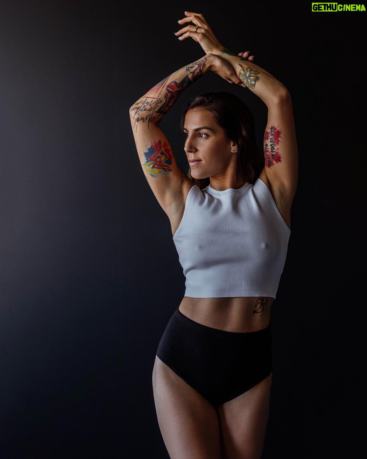 Lucia Krajčovič - 3.1K Likes - ⚜️🔱 DOUBLE MOM 🔱⚜️
Pri prvom tehotenstve som pribrala 14kg, pri druhom 22kg. Ale nezanevrela som na svoju telesnú schránku, keďže ju ešte budem nejaký čas potrebovať. Každá žena má svoje priority a jedna z tých mojich je cítiť sa fit, byť fit a vyzerať fit , ale v prvom rade sama pre seba, pre svoj pohľad do zrkadla ♻️🍀.
PS: pre všetkých pohoršených, bradavky mi stáli častokrát na hocijakom vážení v spodnom prádle pred zápasom, takže by som z toho nerobila tragédiu ✌🏻.
#fitmom #prettybeast #luciakrajcovic #doublemom
