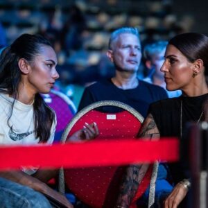 Lucia Krajčovič Instagram - Príjemný galavečer @fabriq_mma plný krásnych ľudí a fajn rozhovorov💫 #fabriqmma #fight #mma