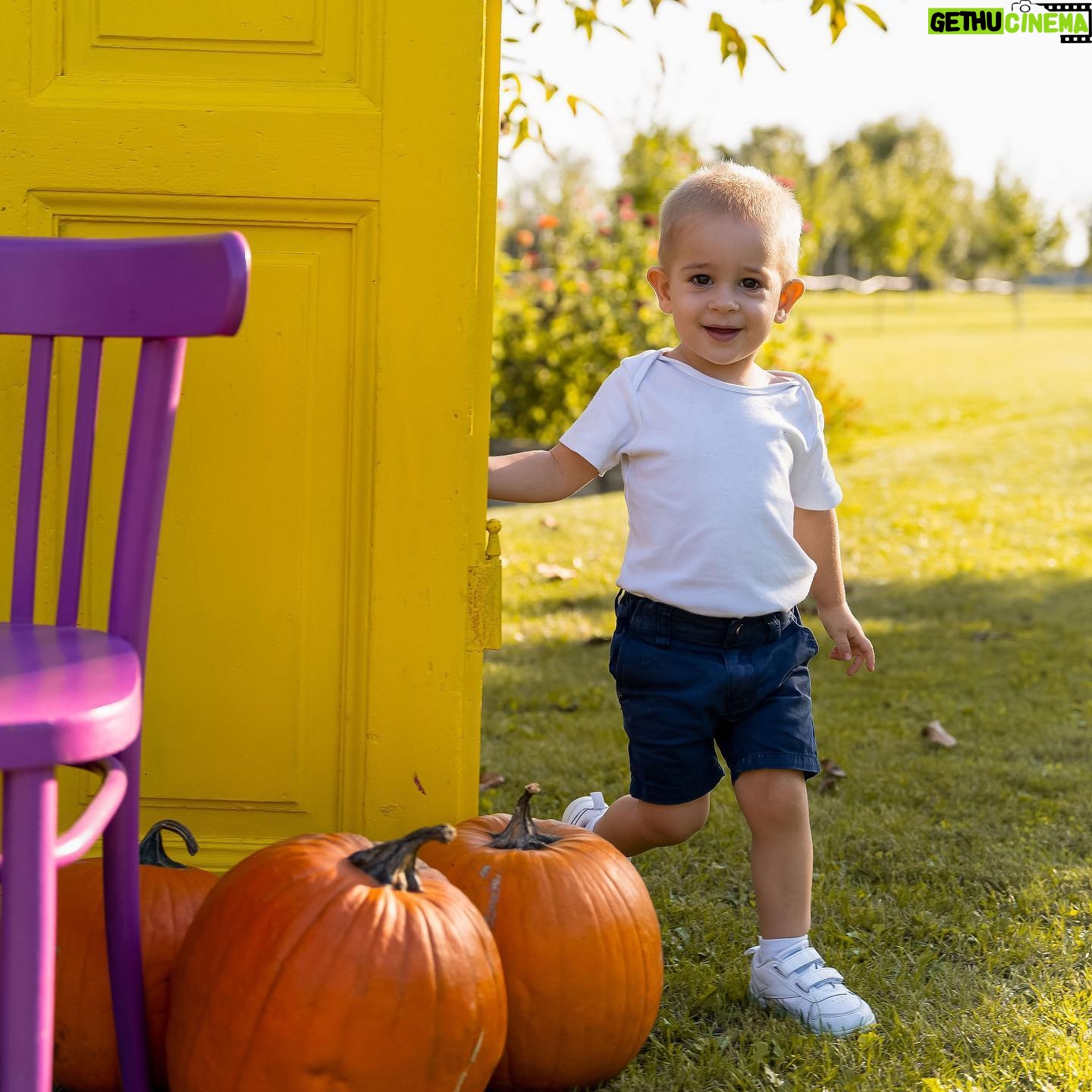 Lucia Krajčovič - 579 Likes - Naše dve tekvice 🩵🎃🩷
📸 @lydia_bilikova_fotografka
#teamcepokrajcovic #surodenci #surodeneckalaska #mojezivoty #izzy #dejan
