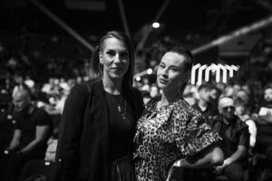 Lucia Krajčovič Instagram - Je zvláštne užívať si turnaje v publiku a nie v šatni. Ešte stále som si na to nezvykla…a možno si ani nikdy nezvyknem 🤷🏼‍♀️😊.

#fightnightchallenge #teamcepo #box #fighters