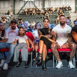 Lucia Krajčovič Instagram - Príjemný galavečer @fabriq_mma plný krásnych ľudí a fajn rozhovorov💫 #fabriqmma #fight #mma