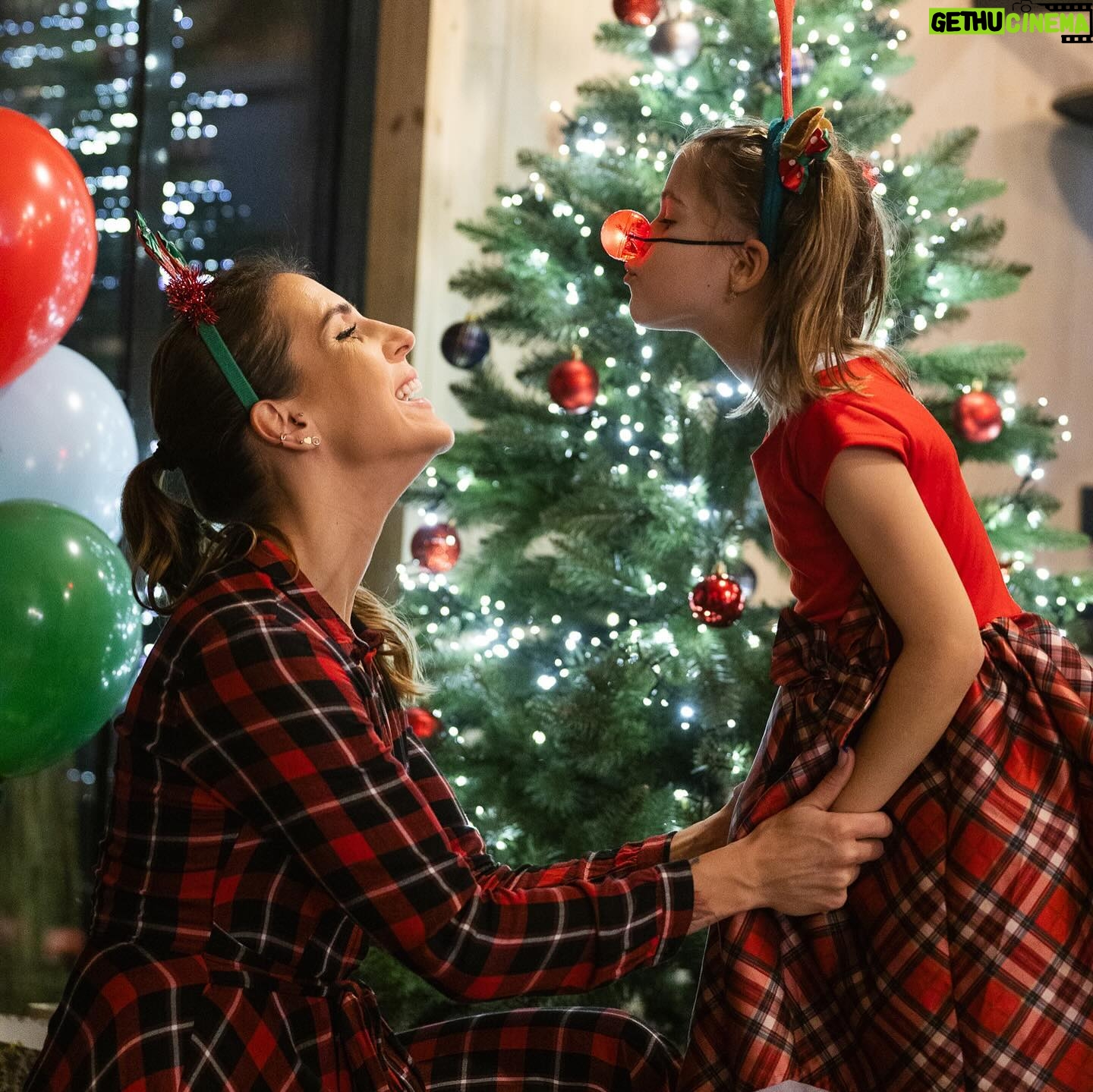 Lucia Krajčovič - 1K Likes - Čím ďalej tým viac sa na mňa podobáš, či už výzorom, alebo povahou. Len teraz neviem, či je to dobré, alebo nie 😂. Si pomaly super parťáčka, výborná pomocníčka a v siedmych rokoch chcieť menežovať ľudí môže byť fajn skúsenosť do života 😃.
#isabella #menezeris #vianocnyvecierok #ladiesthaibox