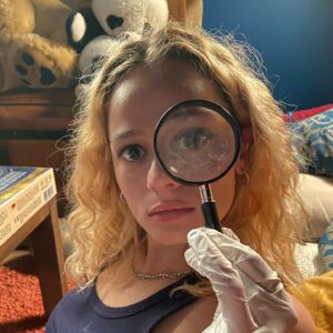 Lucie Fagedet Instagram - « Rivales » bientôt sur vos écrans. 🩸👩‍🍼🕺🏻

🎬 @shirleymonsarrat