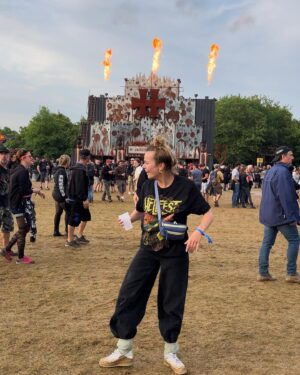 Lucie Fagedet Instagram - 🤘🏻🖤🌼