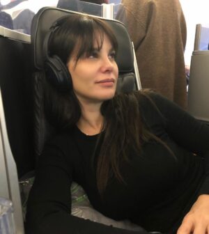 Lucila Solá Instagram - 530am wake up flight face 🎧#NY