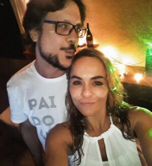 Lúcio Mauro Filho Instagram - Dia dessa mulher guerreira, amiga de todas as horas, profissional foda, parceira em todas as instâncias, a inabalável Tati.
Vencendo cada desafio que a vida impõe (e não são poucos) e se tornando um ser humano melhor, sempre.
Que sorte a minha ter essa irmã, doce, divertida e desbocada, sempre ao meu lado, vivendo todas as aventuras possíveis. E assim continuaremos, brindando a vida que nos proporcionou esse encontro.
Te amo demais criatura!
Obrigado por tanto amor.
Feliz Aniversário Tati!
❤️🎉🍀✨
@tatianabrantes