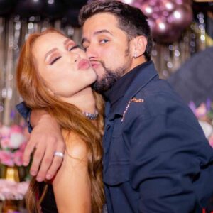 Luckas Moura Instagram - Hoje é dia de celebrar a vida dessa mulher que me arranca os mais sinceros sorrisos !! Obrigado por existir meu amor, a um ano atrás, na sua festa de aniversário eu estava lá e nem todos sabiam que estávamos juntos, agora já posso contar né ? Kkkkk chegou a idade do sucesso 😜😂 te amoooooo, feliz vida, e a frase clichê de que quem ganhou o presente fui eu kkkk mais é a mais pura verdade 😎 continue sempre essa menina encantadora e com o coração mais lindo que já conheci !! ❤️