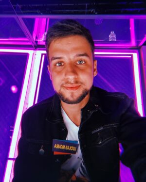 Luckas Moura Instagram - #cantacomigoteen na record liga aiii 📺 😍