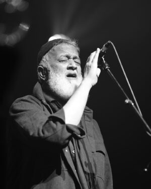 Lucky Ali Instagram - Thank you Australia and New Zealand for bringing the heat… what an unmatched energy you all had..
I would like to thank everyone for being there and for all the love we shared.. until we meet again Inshallah…

@drrnbentertainment 
@bollybeats.au
@bollyspherenz 

Drums and Percussion : @dinu_drums
Electric Guitar & Backing Vocals : @surajgulvady
Bamboo Flute & Backing Vocals : @iamtalkingbamboo
Acoustic Guitar & Backing Vocals : @subashpradhan1
Bass Guitar & Backing Vocals :
@raghuraman_ramasubramanian
Keyboard, Percussion & Backing Vocals :
@bharathkumar
FOH : @joshinitin
Lights : @naveen_deshpand3 
Visual : @wolvesvisuals | @aarondmello03 
Management : @farmhouse.music
