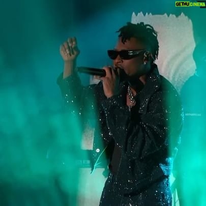 Lucky Daye - 17K Likes - @IamLuckyDaye performs Soft…