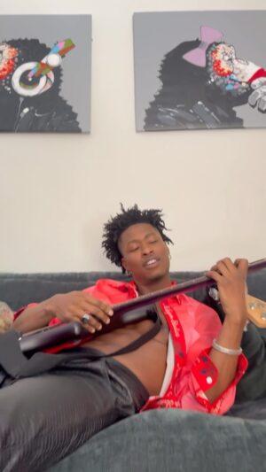 Lucky Daye Instagram - Message for anybody who didn’t presave ‘HERICANE’ 🙂🤣 | LINK IN BIO |