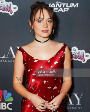 Lucy Loken Instagram - had the absolute best time celebrating our episode of Quantum Leap last night! thank you @nbc @slaymodelsla @shakeenz for having me 🖤 #quantumleap #nbc