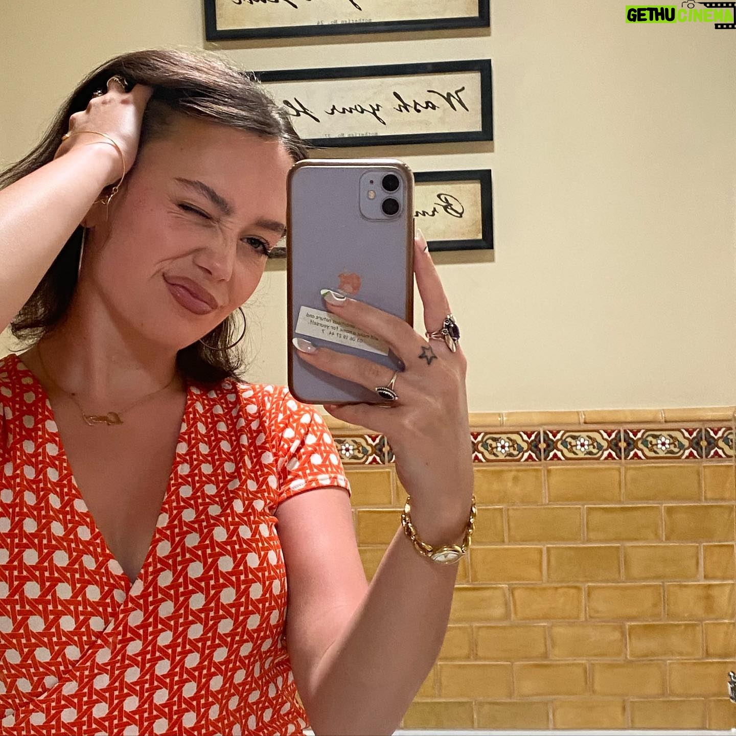 Lucy Loken - 3.6K Likes - 🍊