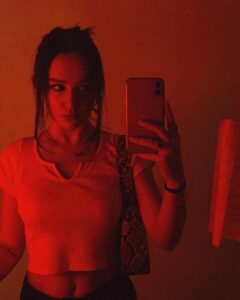 Actress Lucy Loken HD Instagram Photos and Wallpapers February 2023