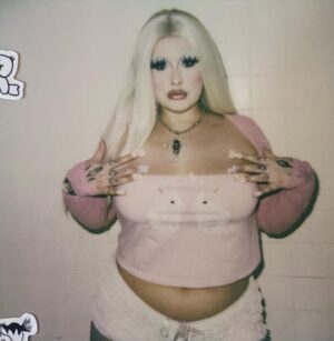 Lucy Loone Instagram - I ARE WHAT I ARE ⭐️👼🏻💸🎀🧴👙👛🩰🍬
