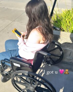 Lucy Loone Instagram - sooo i was just walkin to the store to get some blunt wraps yesterday and i broke my MF FOOOOOT BONE😭  this really shook me all the way up 😂☹️i’m not gonna lie i have not been treating my body the best that i can lately and i’ve felt my spirit telling me to get it together and take care of myself for a long time:( even though i’m in so much pain right now i honestly think this needed to happen to me because i really want to be the best version of myself i can possibly be. i’m so so passionate about my art and the ways that it can possibly help and heal and thats not going to happen if i don’t heal my fucking self. i wanna be transparent with y’all because y’all have shown me so much love and support throughout my journey as an artist and i want nothing more than to deliver my best work and energy so that we can have fun and thrive and maybe even make a difference in this god forsaken world🥺❤️ so for the next 6 weeks or however long it takes my foot to heal ima be doing some inner and outer healing, writing songs,making press on nails and cultivating the next chapter in the looneyverse 💗🥲 i love y’all so much 💋🥺thank y’all for riding with me and thank you @zepkins @ravenvalentinee @tylerlazzari for being real asf and helping me through yesterdays traumatic ass day 🤣🥺🥺🥺💖 we can never take our lives for granted please take care of yourselves